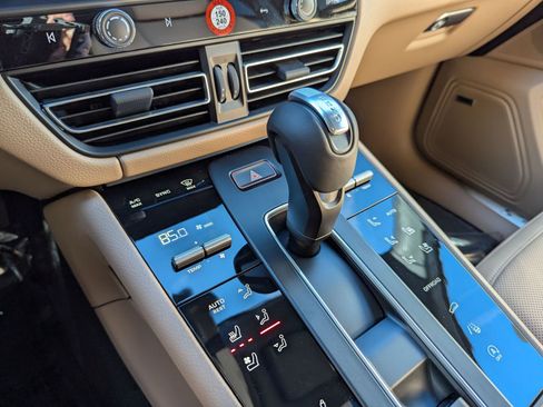 New 2026 Porsche Macan S image 19