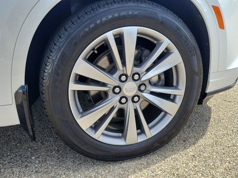 Used 2020 Cadillac XT6 Premium Luxury w/ LPO, Floor Liner Package image 5