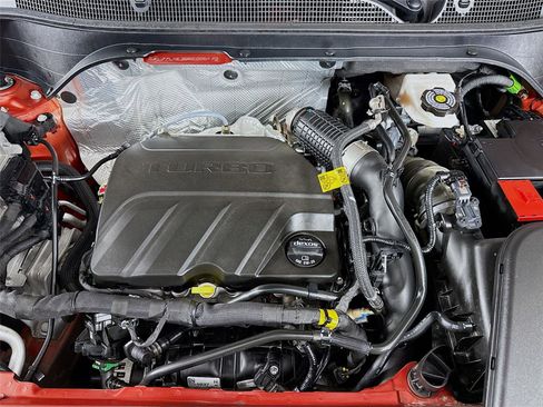 Used 2024 Chevrolet Trax LT w/ Driver Confidence Package image 28