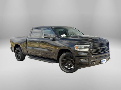 Used 2023 RAM 1500 Laramie AWD/4WD image 5