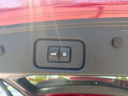 Used 2023 Nissan Pathfinder SL w/ SL Premium Package AWD/4WD image 7
