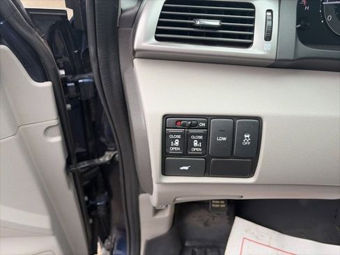 Used 2014 Honda Odyssey EX-L image 18