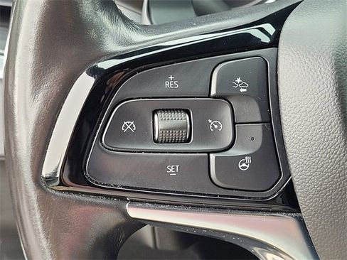 Used 2023 Buick Enclave Essence image 24