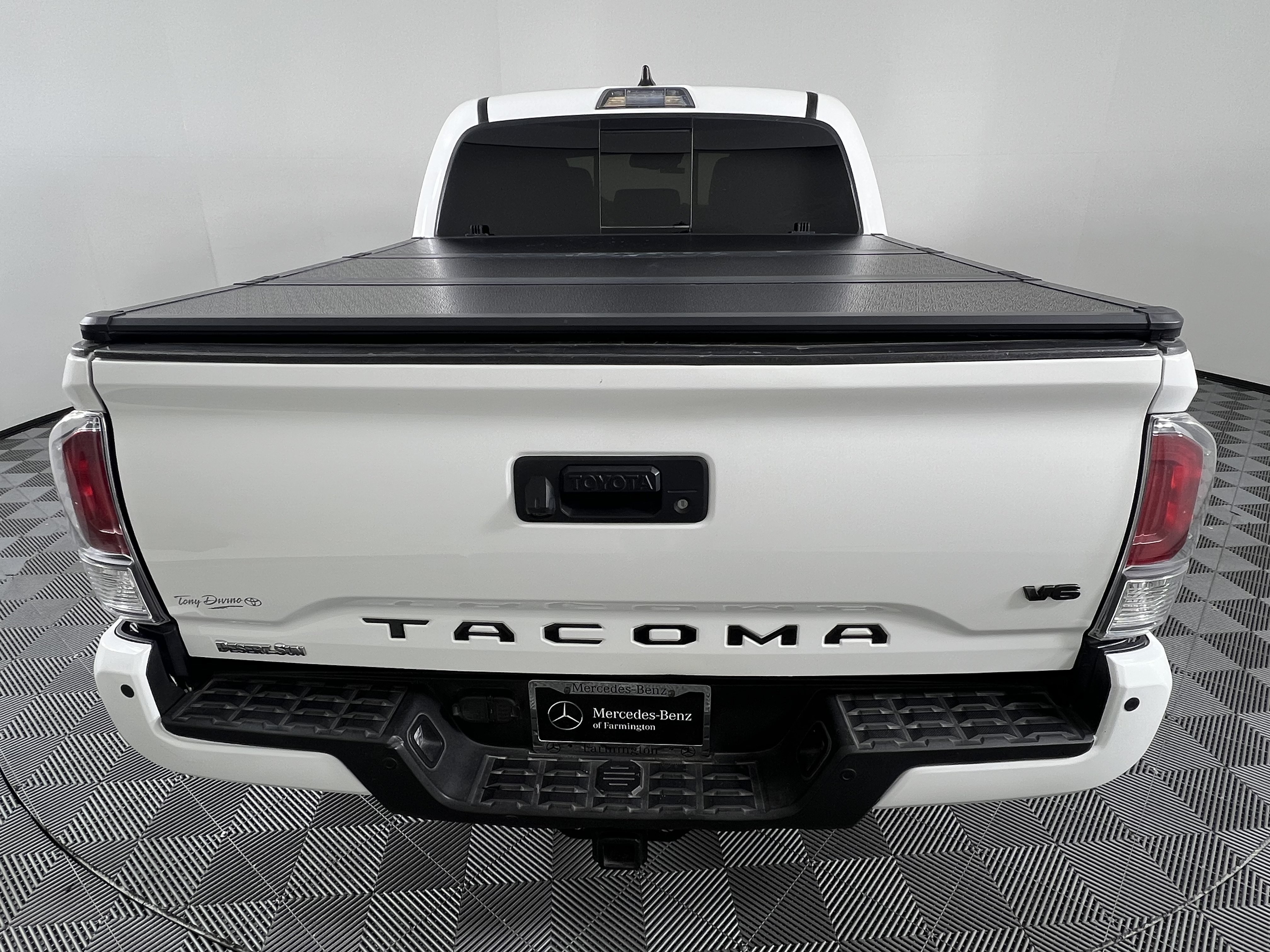 Used 2020 Toyota Tacoma TRD Off-Road w/ Technology Package AWD/4WD image 10