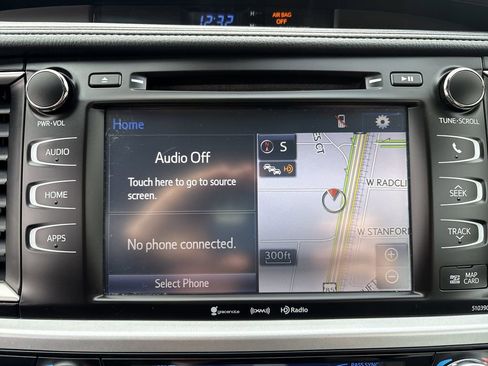 Used 2019 Toyota Highlander XLE image 19