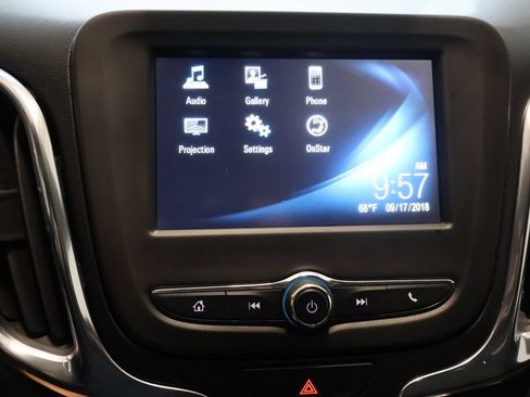 Certified 2018 Chevrolet Equinox LT FWD image 19