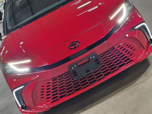 Used 2025 Toyota Camry XSE image 18