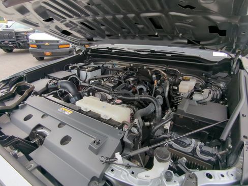 Used 2025 Toyota Tacoma SR5 image 31