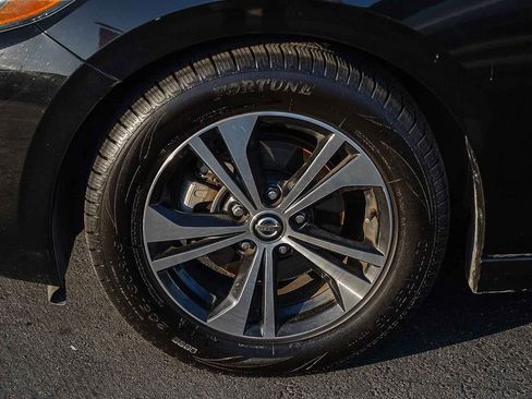 Certified 2021 Nissan Sentra SV image 11