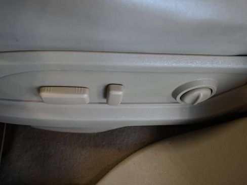 Used 2012 Buick Enclave Leather AWD/4WD image 21