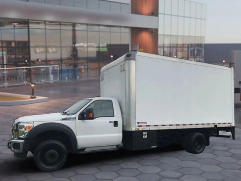 Used 2016 Ford F550 2WD Regular Cab Super Duty image 6