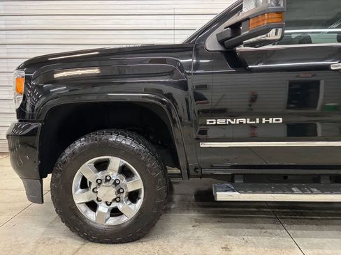 Used 2018 GMC Sierra 3500 Denali w/ Duramax Plus Package AWD/4WD image 4