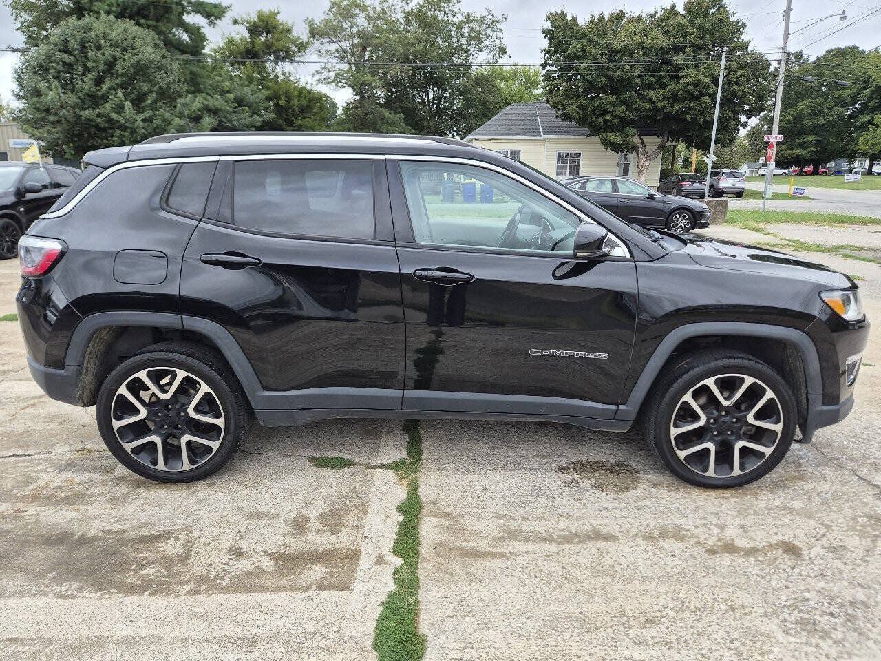 Used 2018 Jeep Compass Limited w/ Navigation Group AWD/4WD image 5