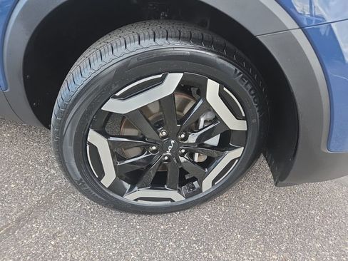 Used 2025 Kia Telluride S FWD image 8