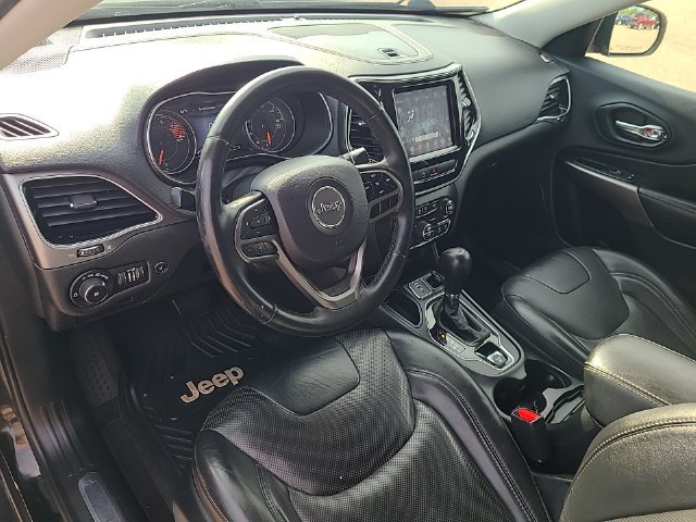 Used 2019 Jeep Cherokee Limited FWD image 13