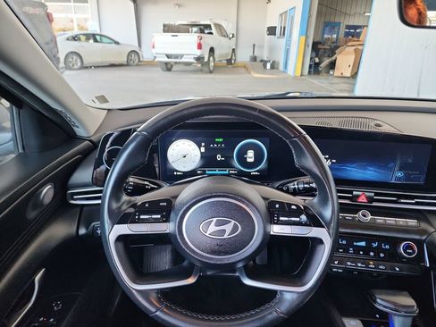 Used 2024 Hyundai Elantra Limited FWD image 19