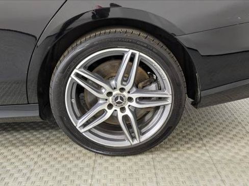 Used 2018 Mercedes-Benz E 400 4MATIC Sedan image 39