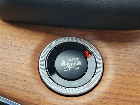 New 2025 Jeep Grand Cherokee L Summit image 32