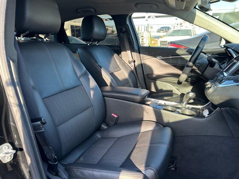Used 2018 Chevrolet Impala LT FWD image 13