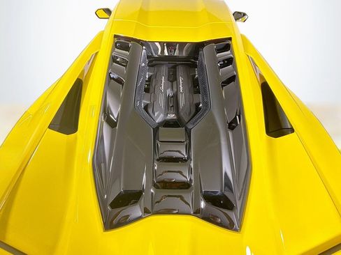 Used 2026 Lamborghini Revuelto AWD/4WD image 28