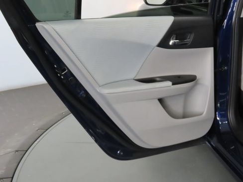 Used 2017 Honda Accord LX image 39