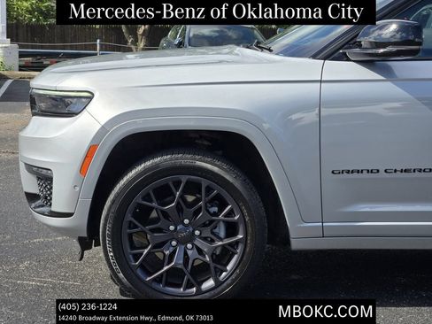 Used 2023 Jeep Grand Cherokee L Summit AWD/4WD image 6