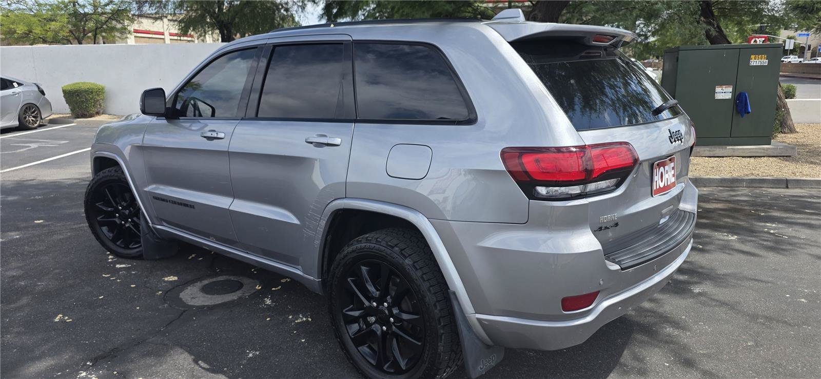 Used 2020 Jeep Grand Cherokee Altitude AWD/4WD image 7