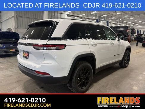 New 2026 Jeep Grand Cherokee Altitude AWD/4WD image 3