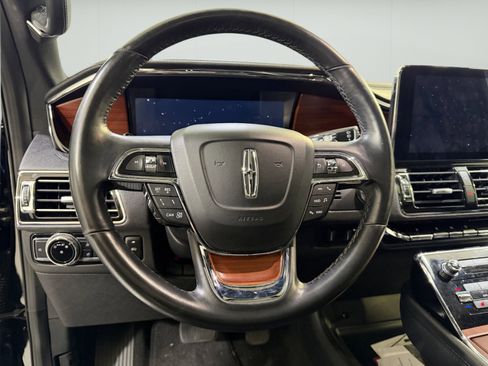 Used 2020 Lincoln Navigator Reserve w/ Equipment Group 208A Reserve AWD/4WD image 15