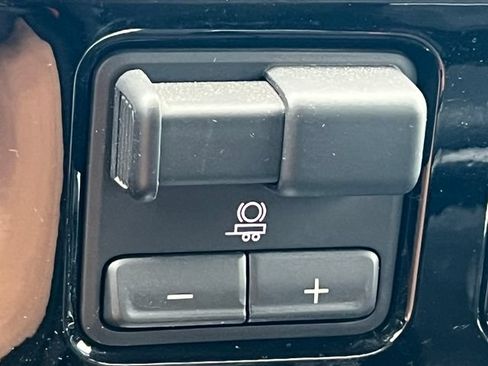Certified 2023 GMC Sierra 1500 Elevation AWD/4WD image 36
