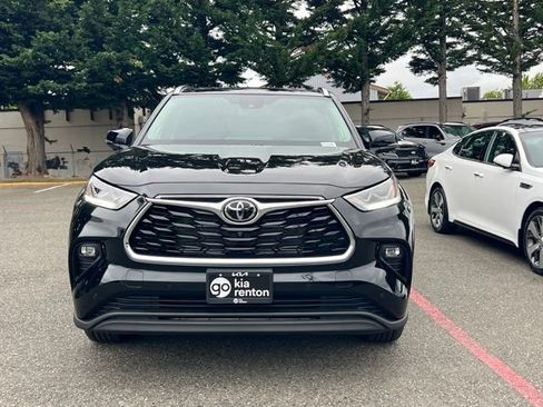 Used 2026 Toyota Highlander Limited AWD/4WD image 4