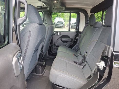 New 2025 Jeep Gladiator Sport image 6