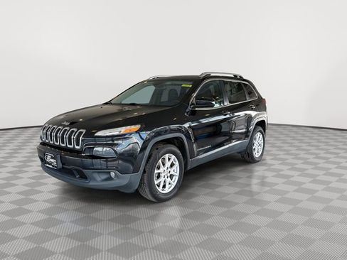 Used 2016 Jeep Cherokee Latitude w/ Cold Weather Group image 5