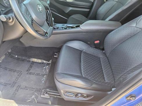 Used 2021 Toyota C-HR Limited image 14