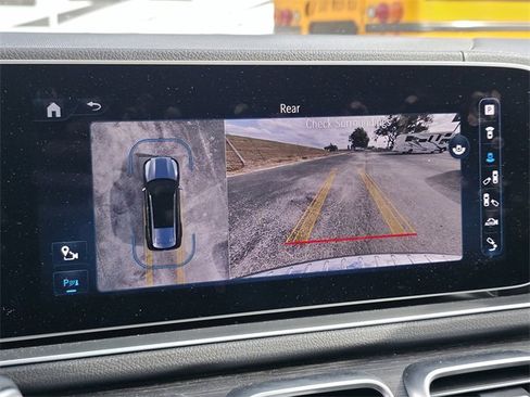 Used 2024 Mercedes-Benz GLS 450 4MATIC image 18