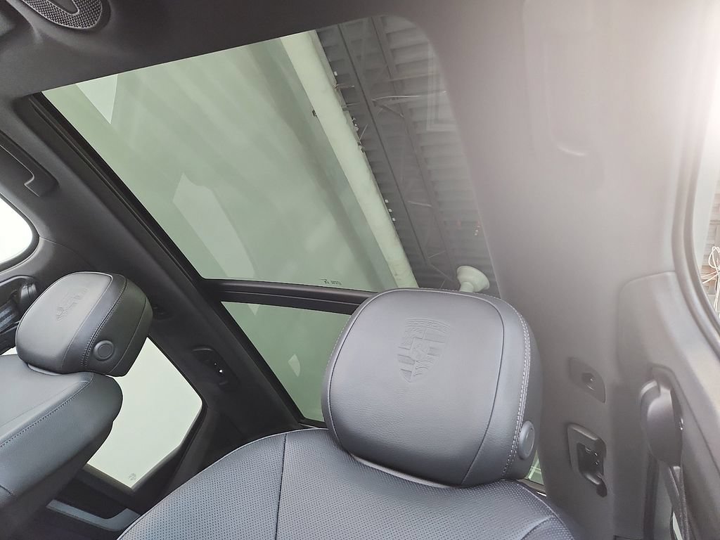 Certified 2025 Porsche Cayenne AWD/4WD image 14