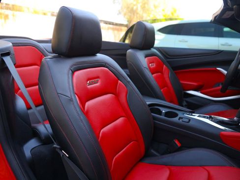 Used 2019 Chevrolet Camaro SS RWD image 30