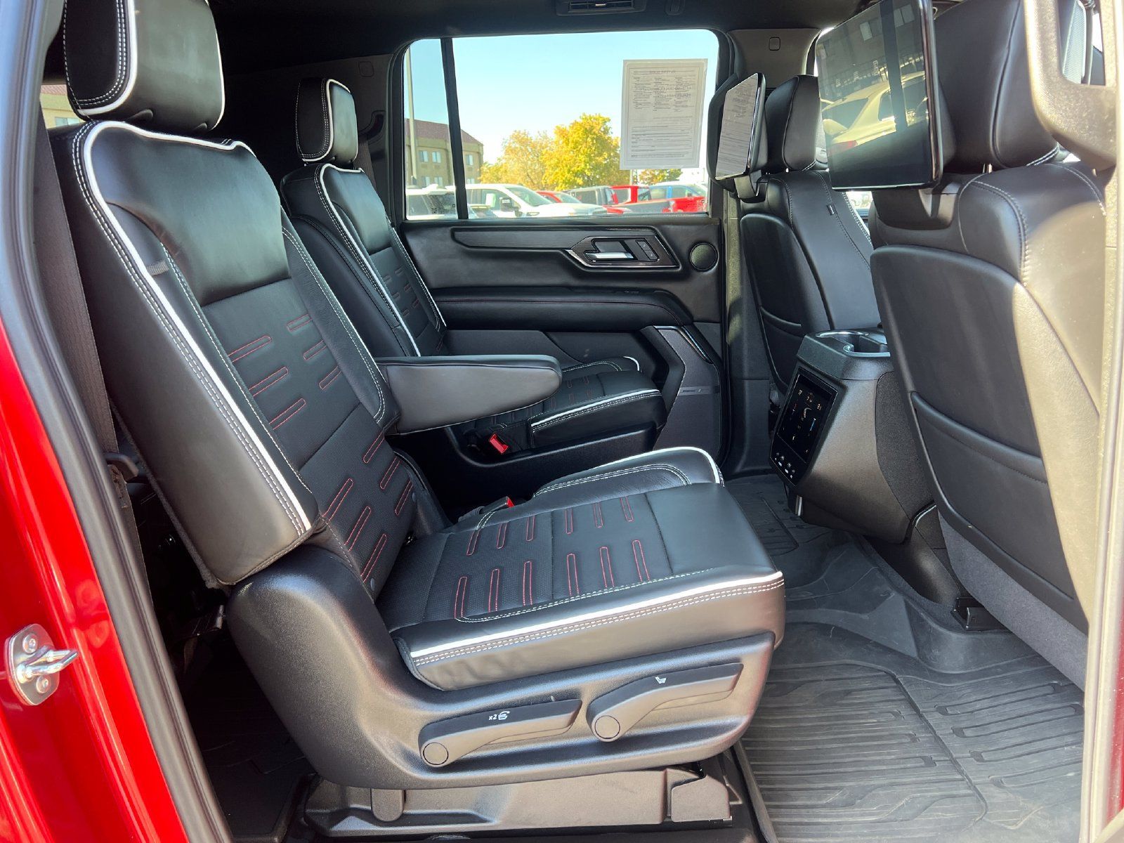 Used 2025 GMC Yukon XL AT4 Ultimate w/ LPO, Floor Liner Package AWD/4WD image 26