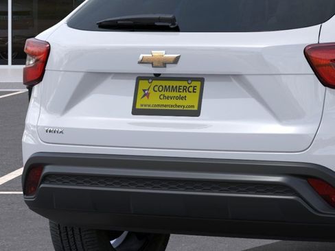 New 2026 Chevrolet Trax LS w/ LS Convenience Package FWD image 15