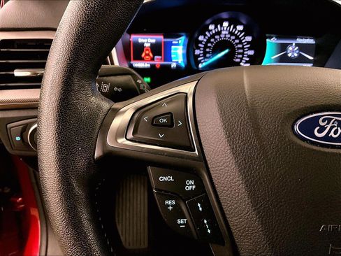 Used 2020 Ford Fusion SE w/ Equipment Group 151A FWD image 17