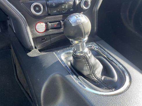 Used 2017 Ford Mustang Coupe RWD image 10