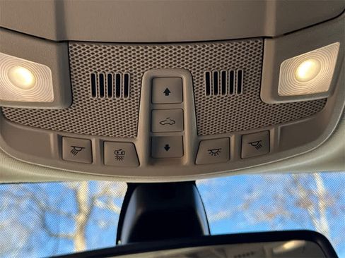 Used 2020 Ford Fusion SE image 31