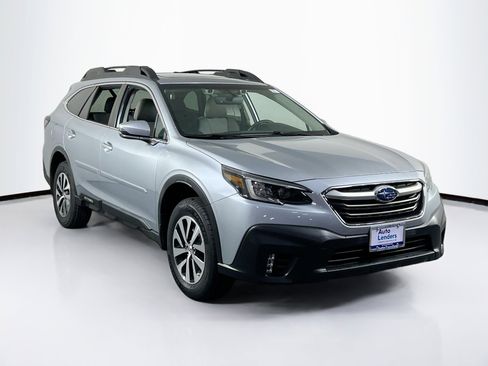 Used 2022 Subaru Outback Premium AWD/4WD image 3