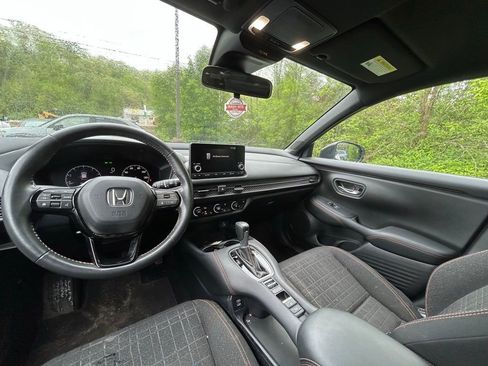 Used 2024 Honda HR-V Sport image 7