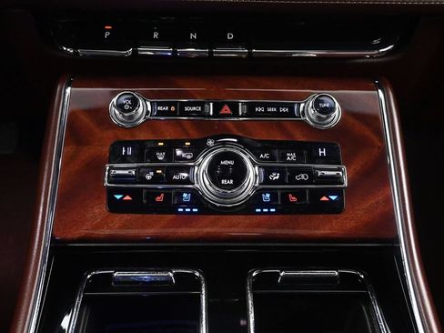 Used 2020 Lincoln Aviator Black Label w/ Dynamic Handling Package AWD/4WD image 39