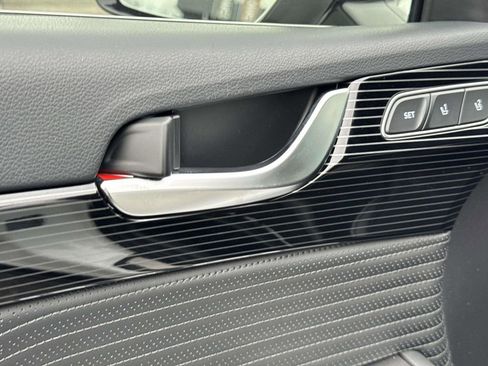 Used 2025 Hyundai Palisade Calligraphy image 14