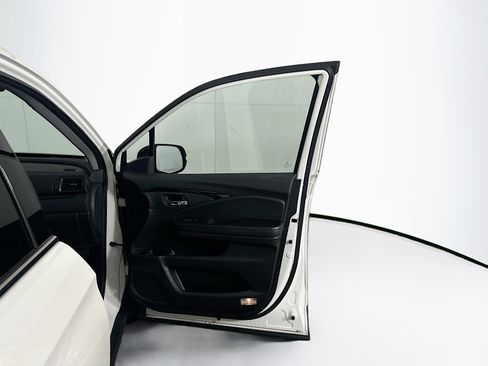 Used 2018 Honda Pilot Elite image 34