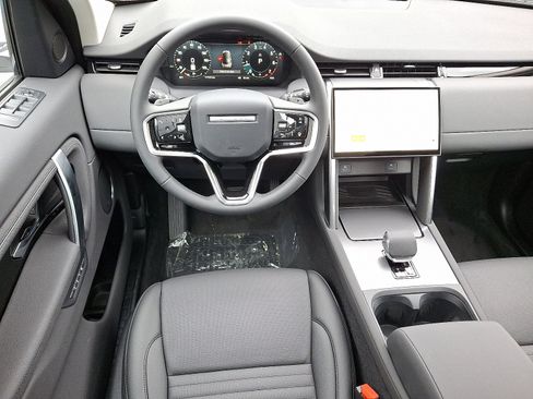 New 2025 Land Rover Discovery Sport S image 9