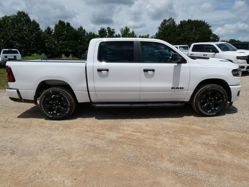 New 2026 RAM 1500 Express AWD/4WD image 4