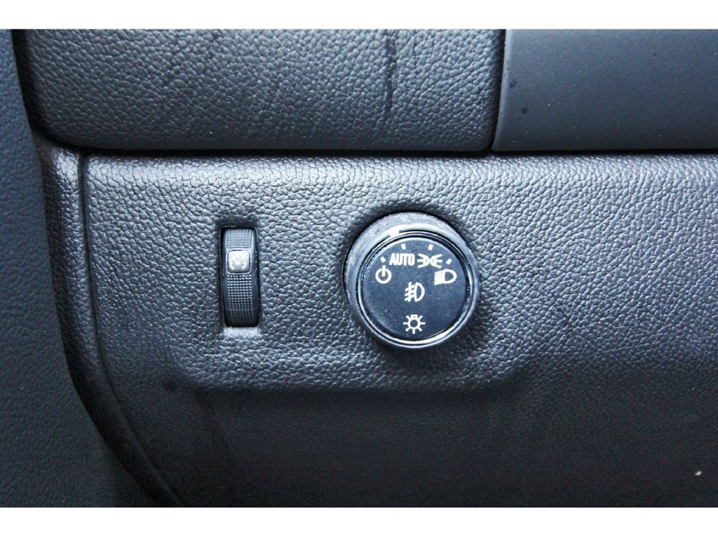 Used 2022 Chevrolet Colorado LT w/ Redline Special Edition RWD image 23